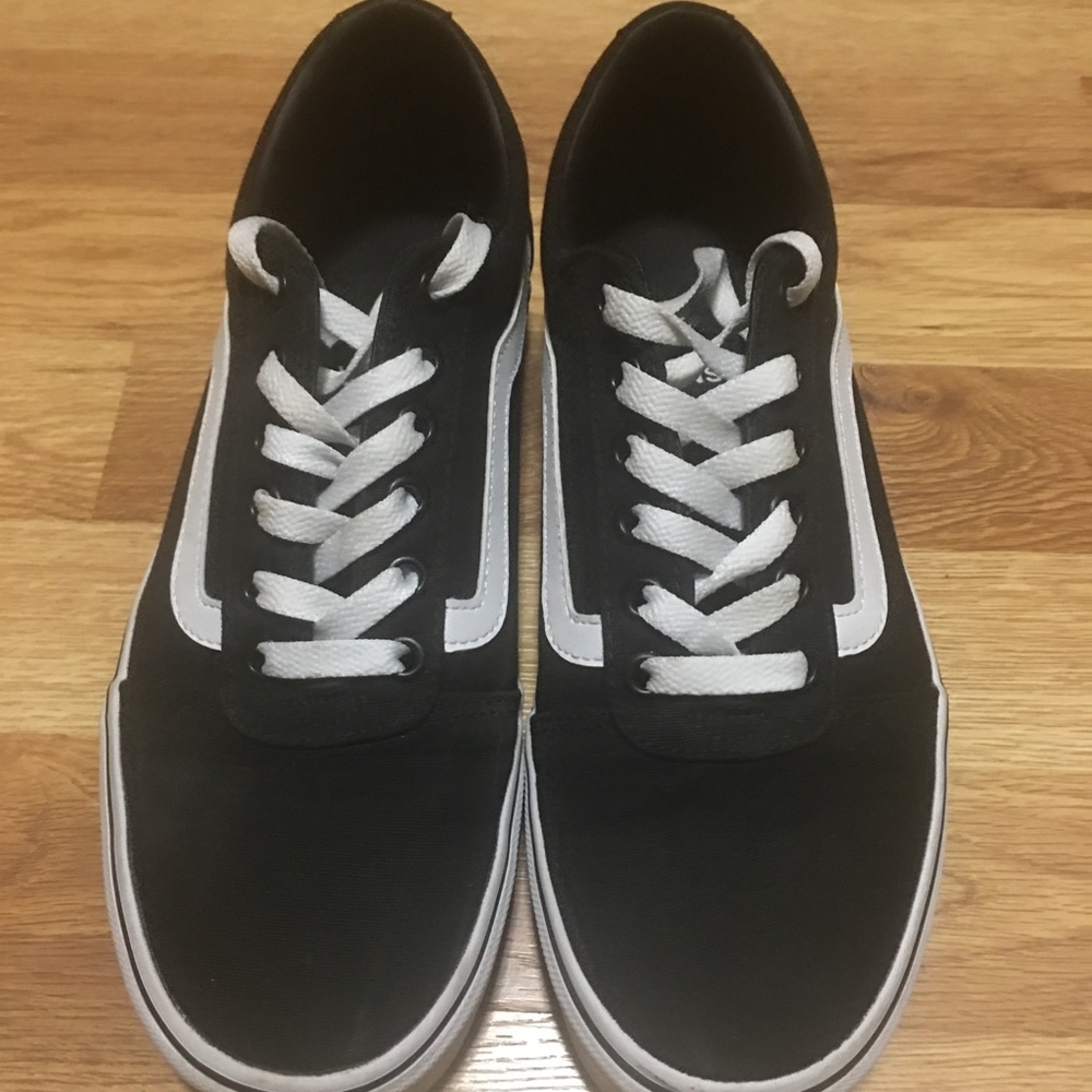 Classic black and white vans VGUC